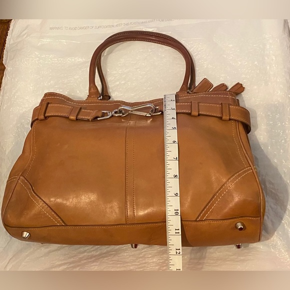 Coach Vintage Handcrafted Leather Hampton SatchelTan with Rare Logo interior - Picture 2 of 7